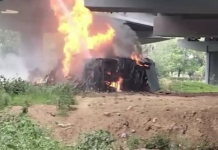Gurugram: Truck fell down from the bridge on the Mumbai Expressway, a terrible fire, millions of goods – truck falls off bridge on Mumbai expressway huge huge fire breaks out goods what goods burnt to come