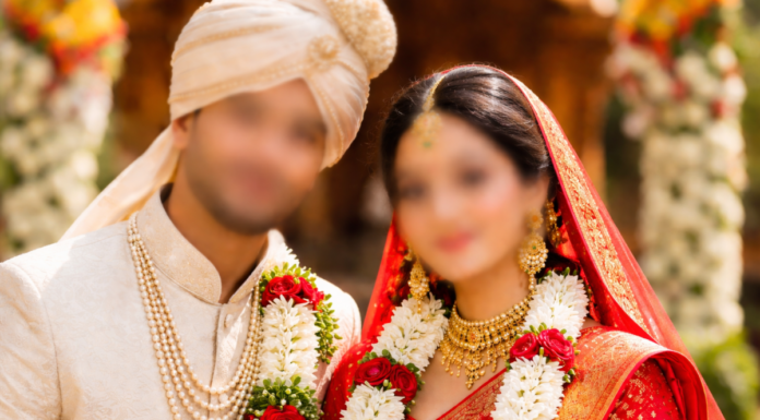 Who Is Farman Khan? Married Viral Kumbh Girl Monalisa Bhonsle Who Is Farman Khan Married Viral Kumbh Girl Monalisa Bhonsle