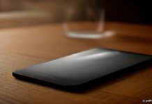 iPhone Duo Pre-Orders: Apple’s Status Symbol Hits India iPhone Duo - featured image